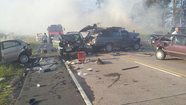Accidente con ocho vehículos cerca de Solís de Mataojo: varios ... - Subrayado